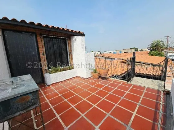 Anexo En Alquiler Con Amplia Terraza En La Morita 24-26260 Mfc