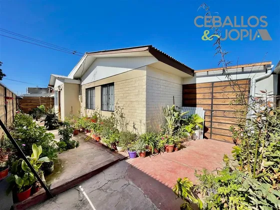 Casa En Venta De 3 Dorm. En Villa Alemana