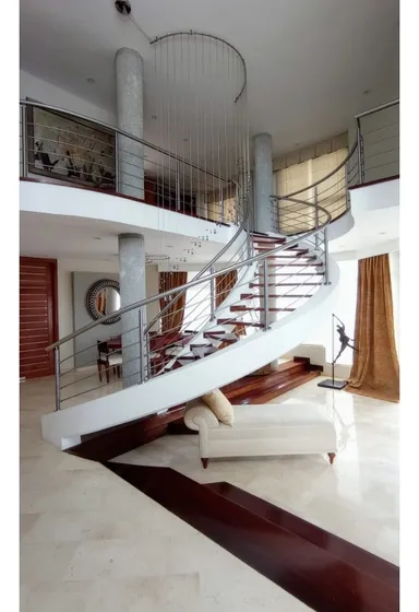 Casa En Venta Con Piscina: Urb. Club De Campo, San Antonio. 