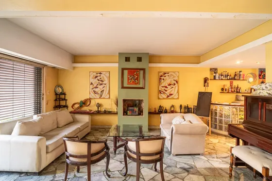 Casa De 5 Ambientes Con Parque Y Pileta. Villa Urquiza
