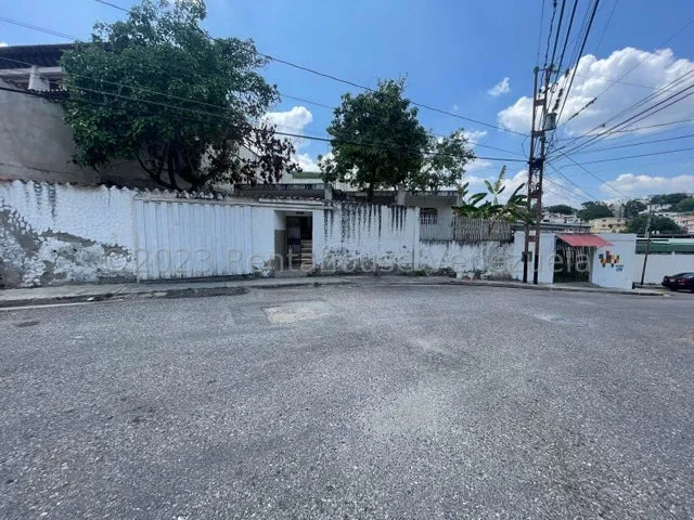 Mayra Lara Rah Trae Esta Excelente Oportunidad De Inversión, Casa En Venta En El Este De Barquisimeto, La Lagunita Santa Rosa, Ideal Para Remodelar A Tu Gusto Y Convertirla En La Casa De Tus Sueños