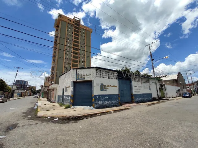 Casa En Venta En Maracay Calle Santos Michelena Rah 25-14544 Meglisf