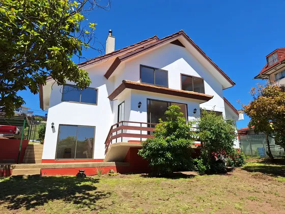 Amplia Casa Remodelada En Jardín Del Mar