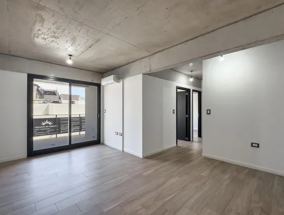 Venta Departamento 3 Ambientes En Barrio Naón