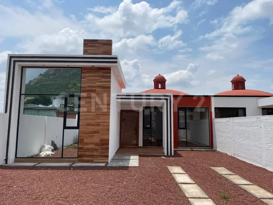 Casa En Venta En Banthí, San Juan Del Río, Querétaro.