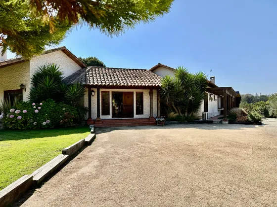 Se Vende Casa Colonial, Pie Del Mauco Quintero