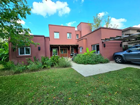 Casa En Venta En Santa Maria De Los Olivos 