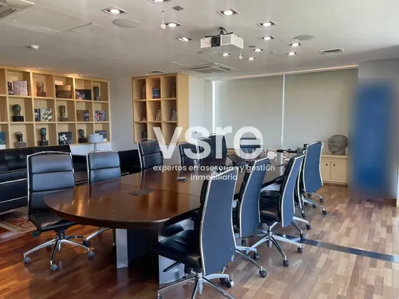 Hermosa Planta Completa Habilitada En Nueva Las Condes