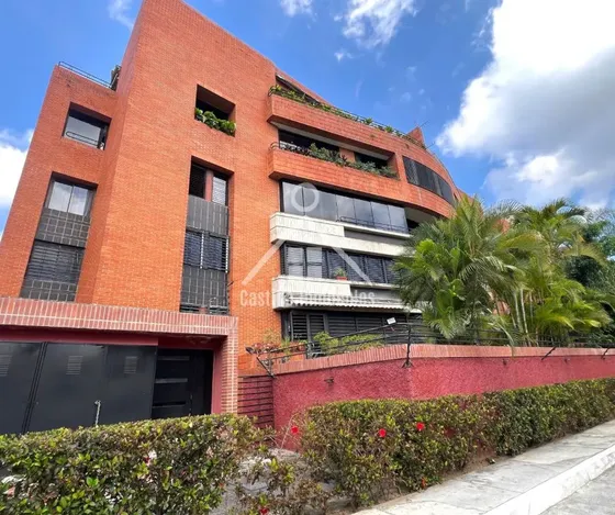 Venta Apartamento En Guaicay En Conjunto Exclusivo, Calle Cerrada Con Vigilacia Privada