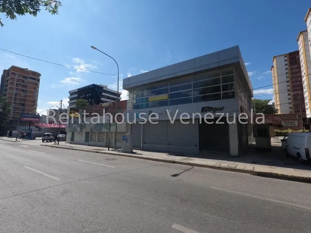 Edificio En Venta En La Avenida Lara Al Este De Barquisimeto Estado Lara Cod.25-6524 Nd