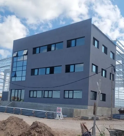 Depósito En Escobar Sobre Panamericana Rn N°9 - 3500 M2   Oficinas