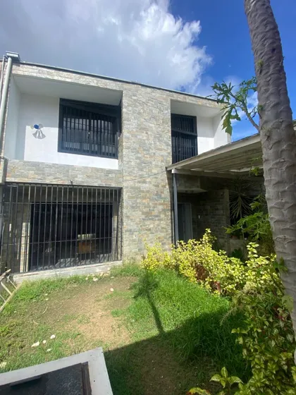 Casa En Venta El Cafetal  450 M² Construcción + Anexo