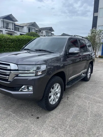 Toyota Land Cruiser 5.7 Vx Lc200