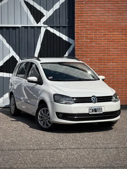 Volkswagen Suran 1.6 Highline 101cv