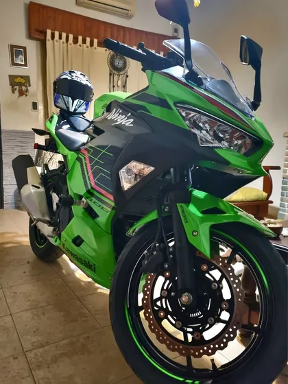 Vendo Kawasaki Ninja 400cc 2024 Nueva Unico Dueño Excelente
