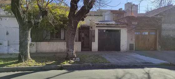 Casa Bien Ubicada Con Hermoso Lote