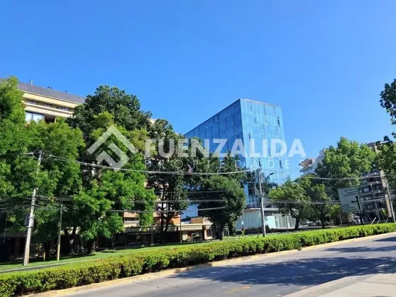 Oficina En Arriendo En Las Condes..metro Los Dominicos