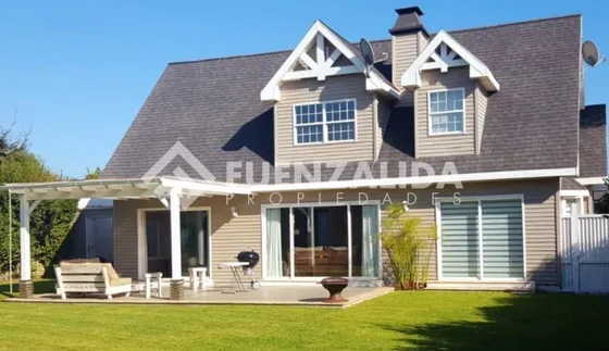 Impecable Casa Excelente Ubicación En Sta. María Del Mar