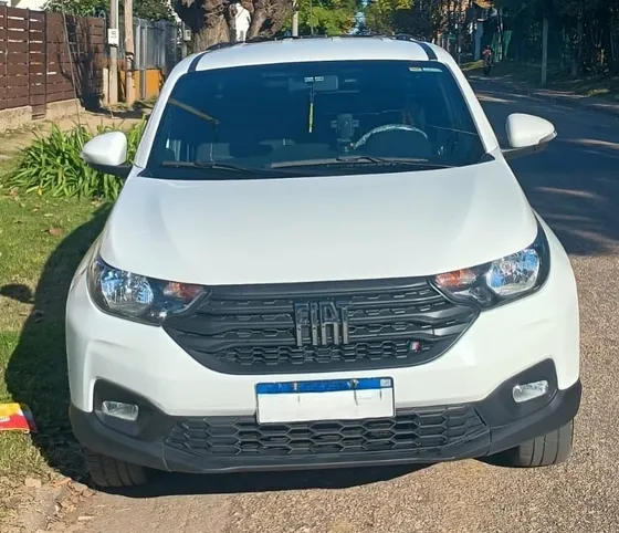 Fiat Strada 1.4 8v Freedom Cd