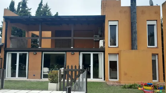 Casa En Venta En Barrio Cerrado  Los Aromos - Exelente Oportunidad!