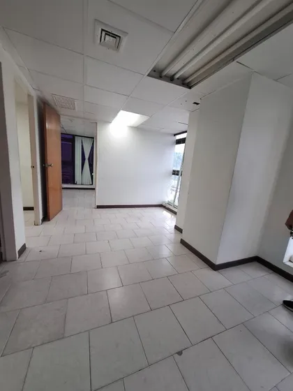 Vera Casa Inmobiliaria Alquila Oficina En La Av Bolívar Norte Valencia Jlop
