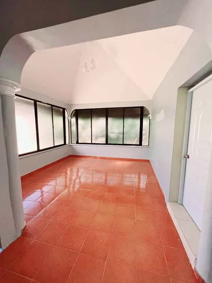 Espacio Comercial Versátil En Segundo Nivel  Ideal Para Oficinas, Consultorios O Negocio Profesional