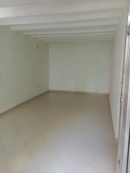 Casa De Dos Habitaciones,sala Comedor Muy Amplia,dos Baños, 