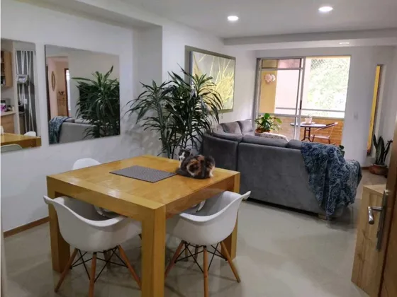 Venta Apartamento Amplio Con Parqueadero Y Útil En Sabaneta Avesmaria