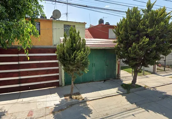 Casa En Remate Bancario En Col. Los Naranjos Celaya Sk13