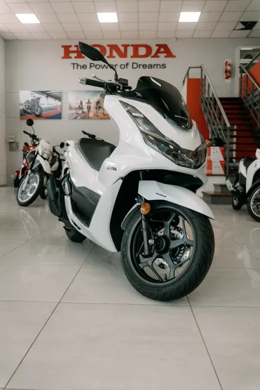 Honda Pcx 160 Blanca 0km 2025 - Honda Resonancias