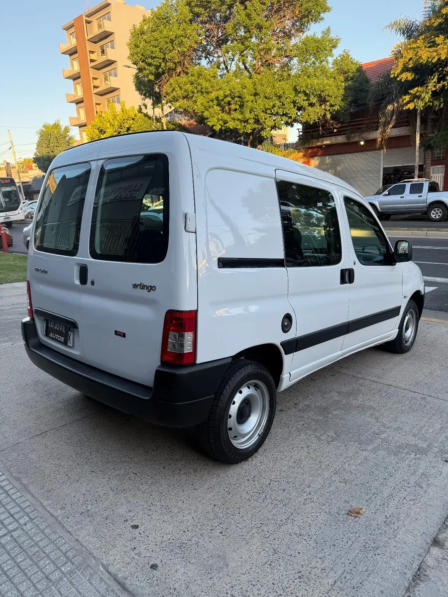 Citroën Berlingo Furgon 1.6 Vti 115 Business Mixto546971014524446723