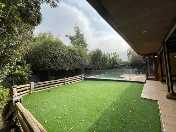 Equipada Y Lista Casa En Huechuraba, 5d 4b, Piscina, Quincho