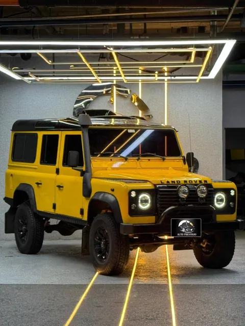 Land Rover Defender Sport
