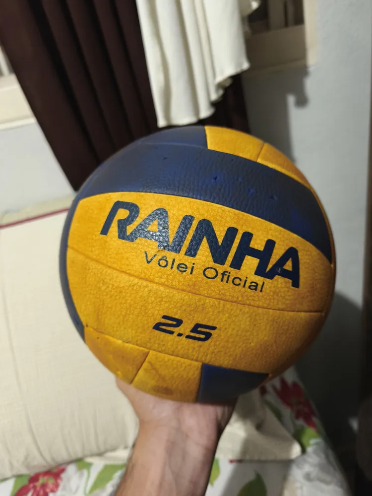 Bola De Volêi Rainha 2.5 Quadra E Praia Cor Amarela E Azul - Imagem 4