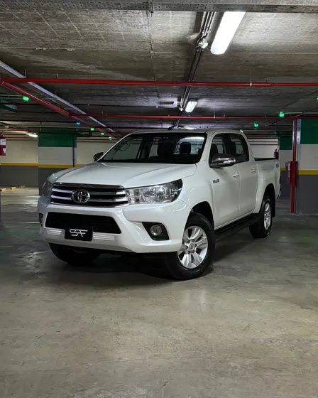 Toyota Hilux Pick-up 2.8 Cd Srv 177cv 4x4