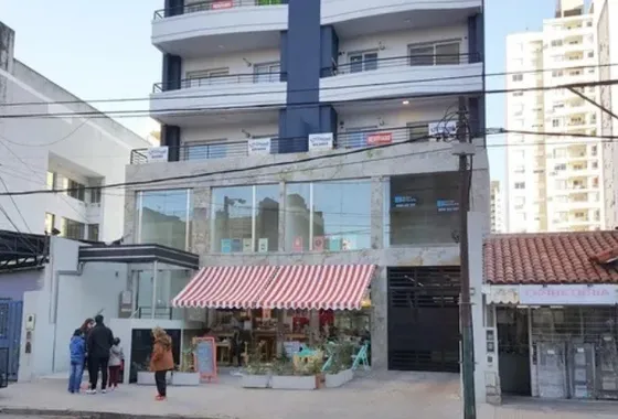 Excelente 2 Ambientes Media Cuadra De La Avenida!