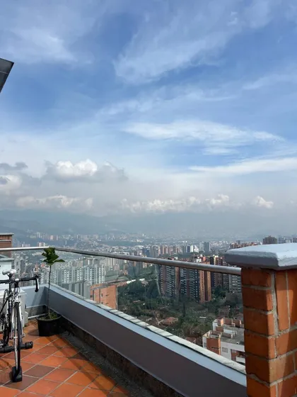Exclusivo Dúplex, En La Loma Del Esmeraldal Con Terraza Privada Con Gran Vista A La Ciudad. Código 33