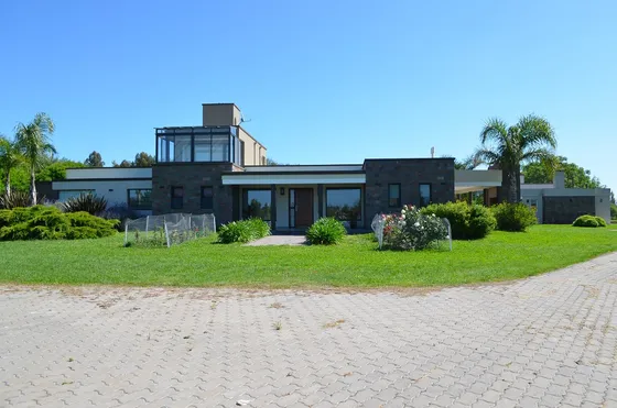 Casa En Venta En Chacras Laguna Vitel, Chascomus.