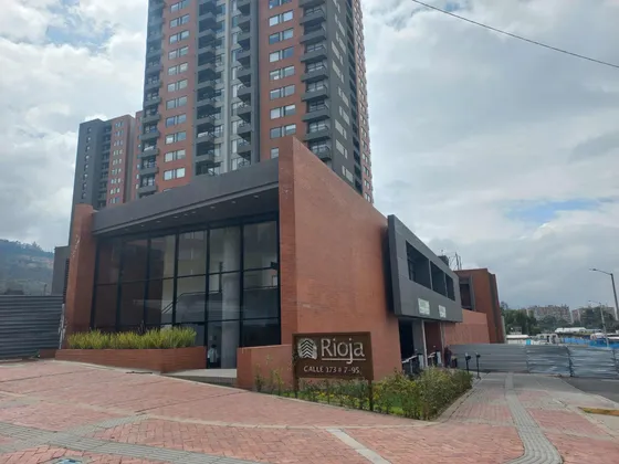 Espectacular Apartamento De Dos Alcobas, Dos Baños, Parqueadero Y Deposito. Conjunto Con Club House