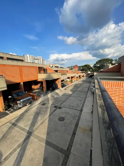 (hl28) Vendo Hermoso Town House En Valle De Camoruco