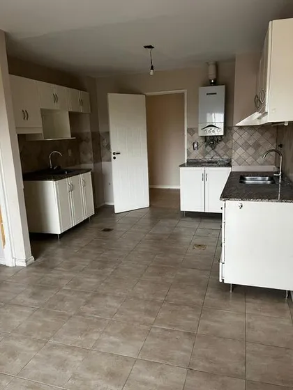 Departamento En  Alquieler En Barrio Bombal - Mendoza