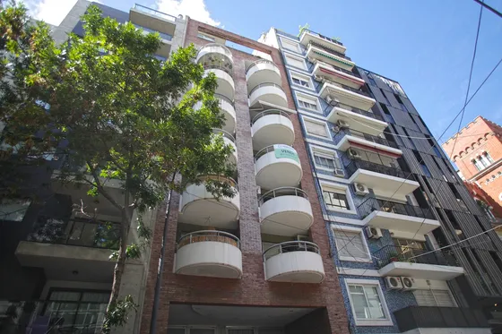 Departamento Muy Amplio Apto Profesional Y Vivienda En Recoleta Muy Luminoso Con Balcón Terraza  Al Frente Apto Credito