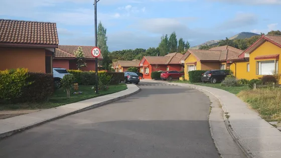Venta De Casa Estilo Colonial En La Cruz, V Región