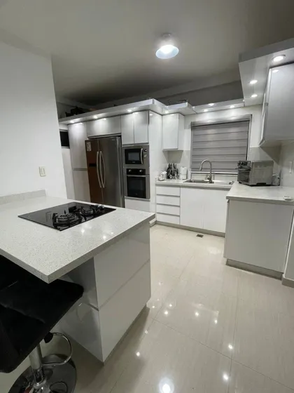 Venta Moderno Townhouse Con Pozo Urb Manantial Naguanagua Mp Solo Clientes