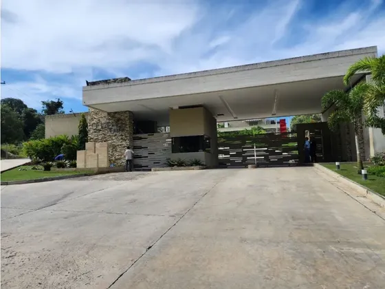 Town House En Venta Cumbres De Guataparo Valencia Mrr- 9337631