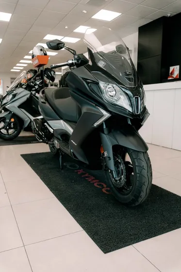 Scooter Kymco Downtown 350i Tcs 0km 2025 - Resonancias Motos