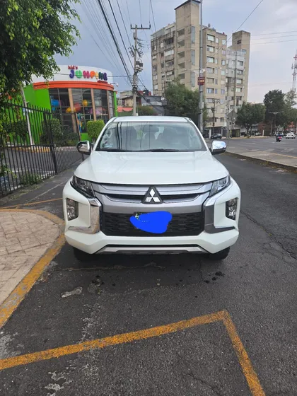 Mitsubishi L200 2.4 Cd Glx 4x4 Mt
