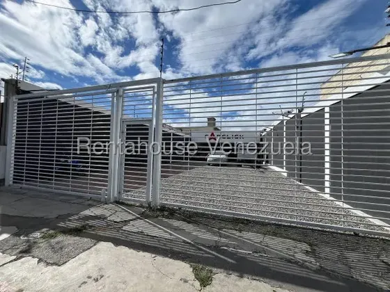 En Venta Espectacular Local Comercial, Completamente Remodelado, En El Centro Barquisimeto Lara, Ideal Para Consecionario De Vehiculos Rc