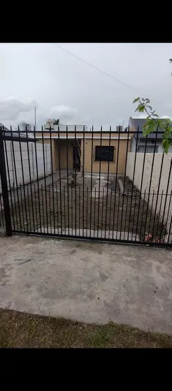 Casa En Venta - 2 Dormitorios 1 Baño - 200mts2 - Florencio Varela 
