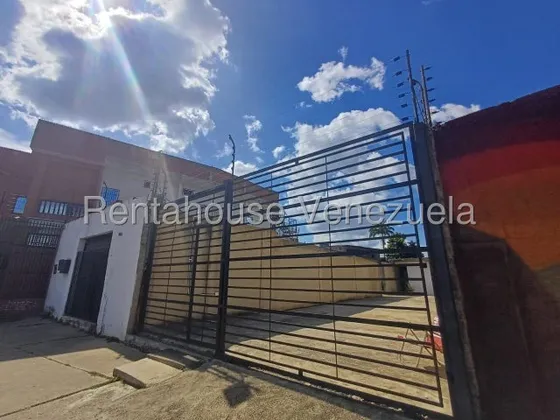 Terreno En Alquiler Barquisimeto, Gisselle Lobo Alquila Espectacular Terreno En Av Principal De Zona Oeste De Barquisimeto Cuenta Con 150m2 Deposito Oficina Cerco Electrico Y Mas 2 5  8 5 6 3         